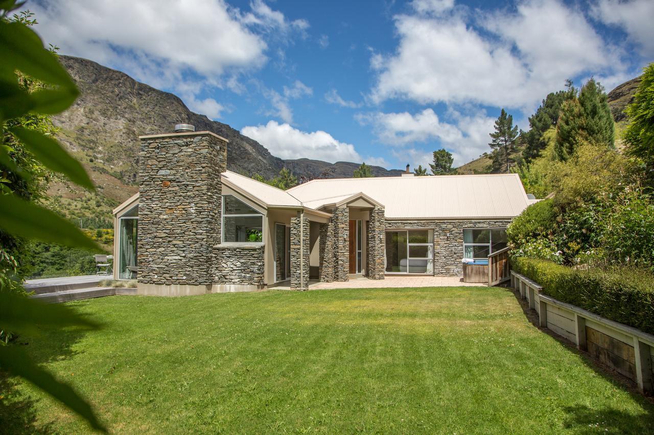 Riverview Retreat Holiday Home By Majordomo Queenstown Oda fotoğraf